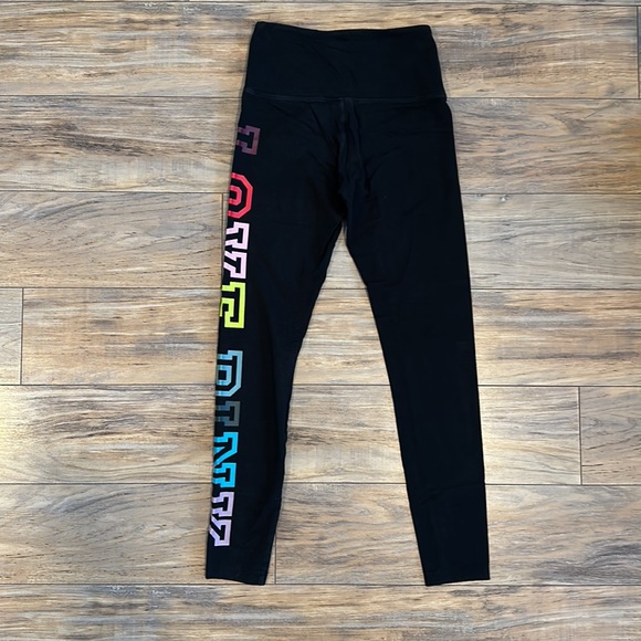 Woman's Leggings - Picture 3 of 3